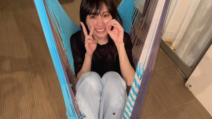 賀喜遥香/1st写真集「まっさら」公式Twitterより