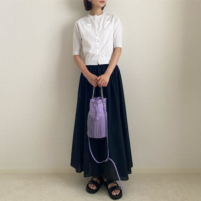 ボリュームフレアロングスカート　ショート丈　トップス　コーデ