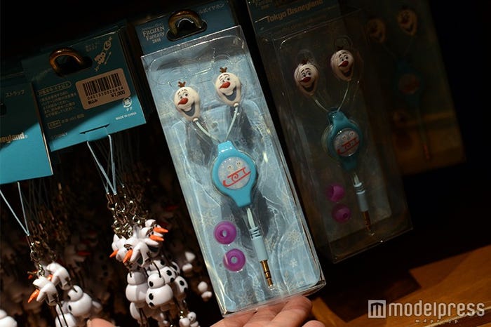 イヤホン¥2200(C)モデルプレス