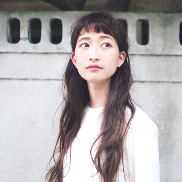 ロングヘアに合う前髪をあり なしでご紹介 雰囲気がガラッと変わるおすすめスタイル モデルプレス ロングヘアに合う前髪をあり なしでご紹介 雰囲気がガラッと変わるおすすめスタイル モデルプレス