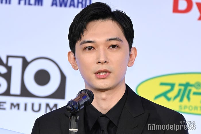 吉沢亮(C)モデルプレス