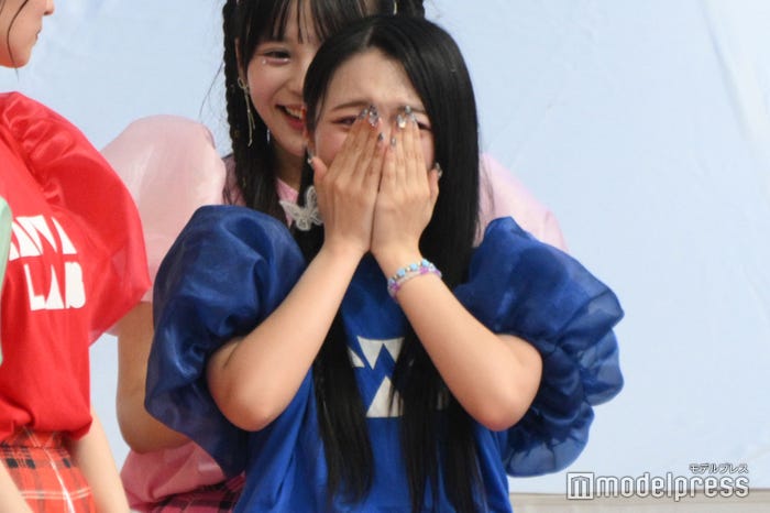 号泣したCANDY TUNEの桐原美月(C)モデルプレス