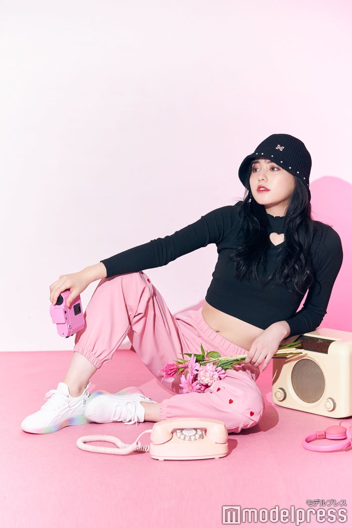 パンツ￥1,509、トップス￥932、ハット￥707／オールアイテム：「SHEIN」（C）モデルプレス