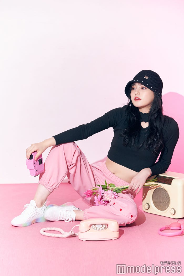 パンツ¥1,509、トップス¥932、ハット¥707/オールアイテム:「SHEIN」(C)モデルプレス