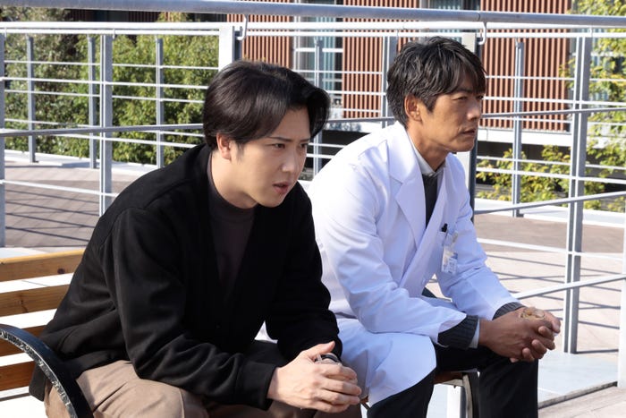 尾上松也、反町隆史「グレイトギフト」第2話より(C)テレビ朝日
