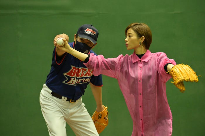 練習する石原さとみ(提供写真)