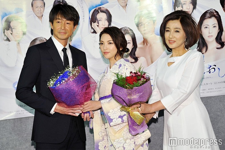 （左から）吉田栄作、田中麗奈、秋吉久美子（C）モデルプレス