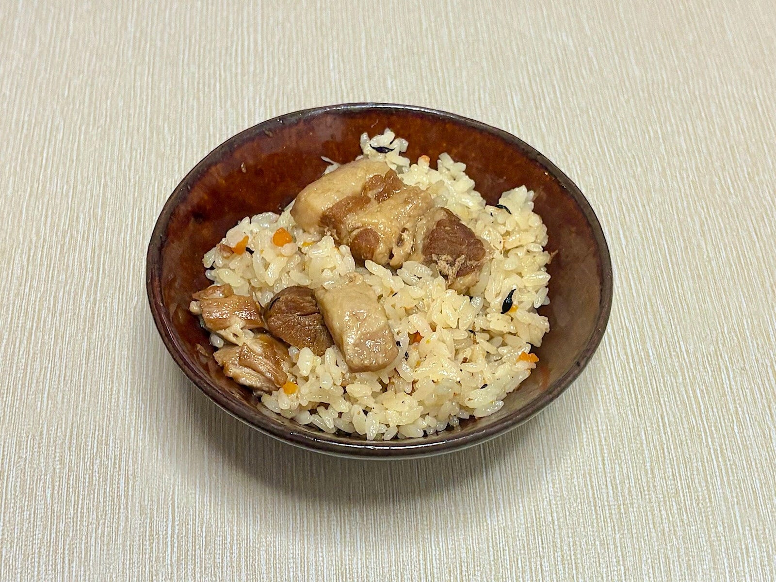 ラフテーがゴロゴロとたっぷり入っています