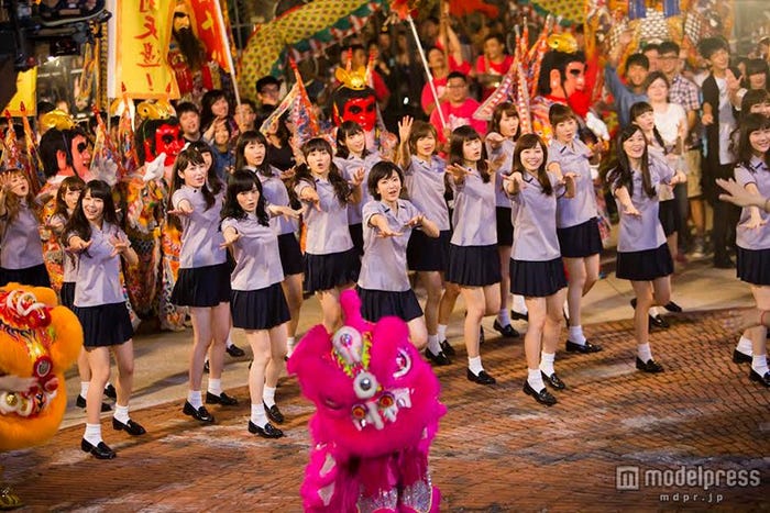 台湾のファンとキュートなダンス披露(C)NMB48
