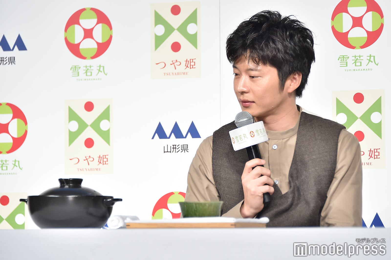 土鍋と田中圭（C）モデルプレス