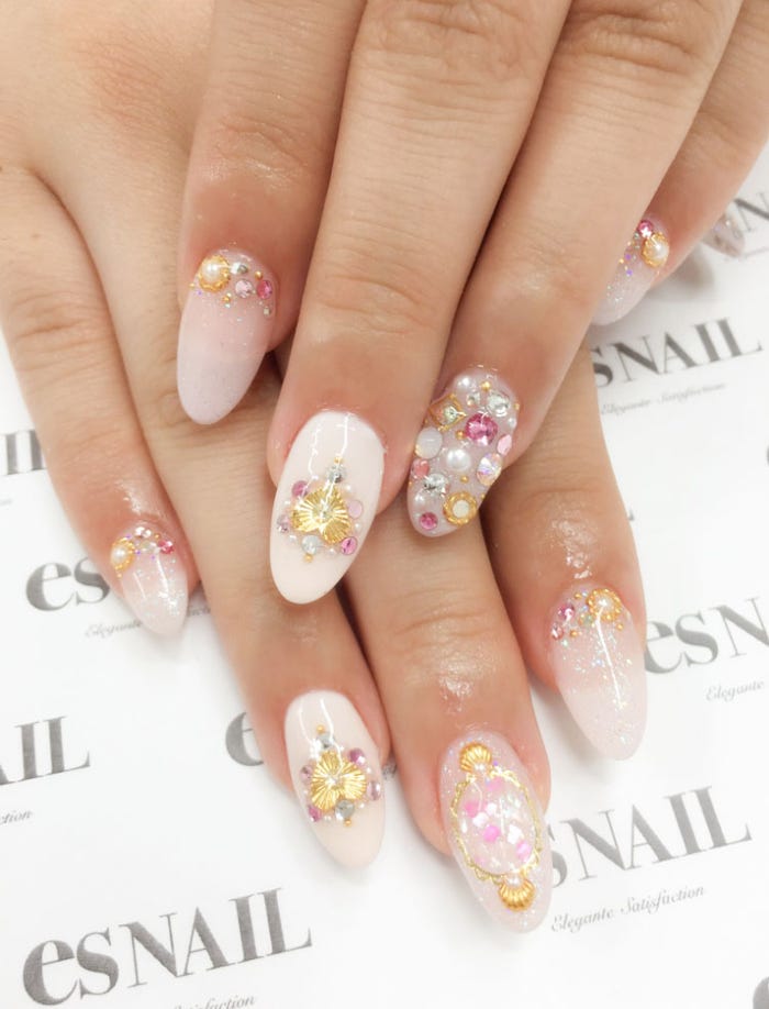 薄ピンクで上品に(画像提供:esNAIL)