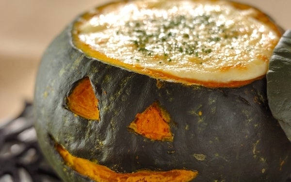 熱々で美味しい、家族みんなで食べたいジャック・オ・ランタン・グラタン