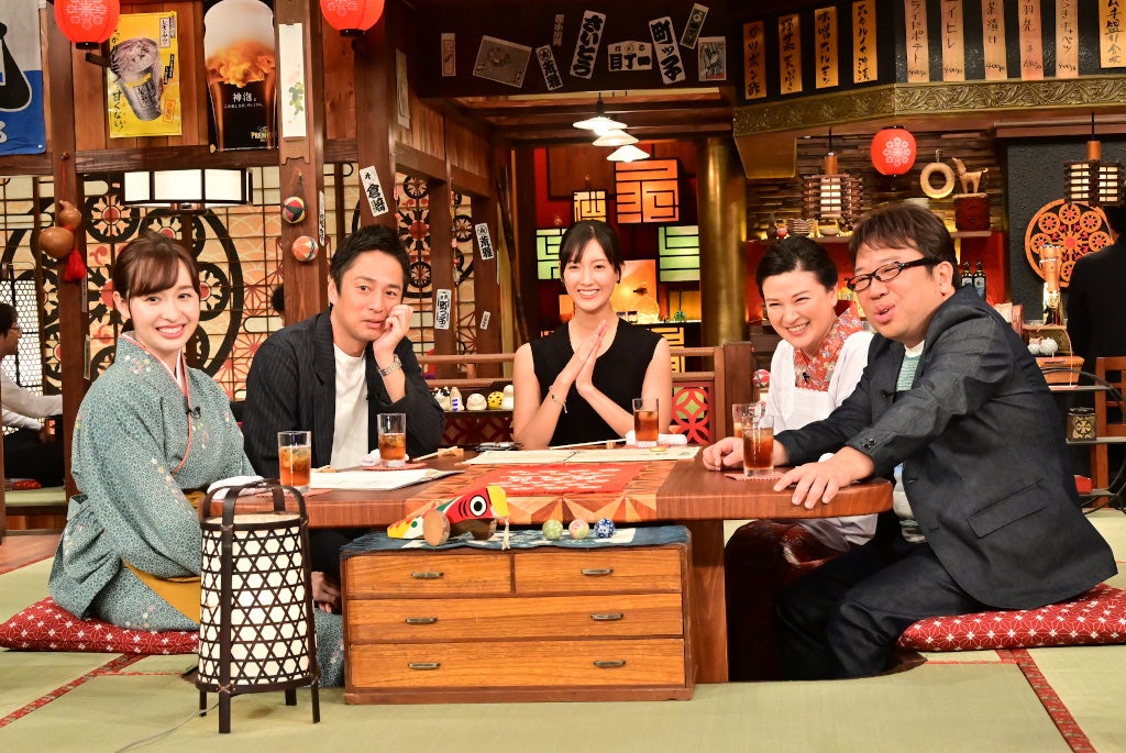 （左から宇賀神メグアナウンサー、徳井義実、菜々緒、島崎和歌子、天野ひろゆき（C）TBS