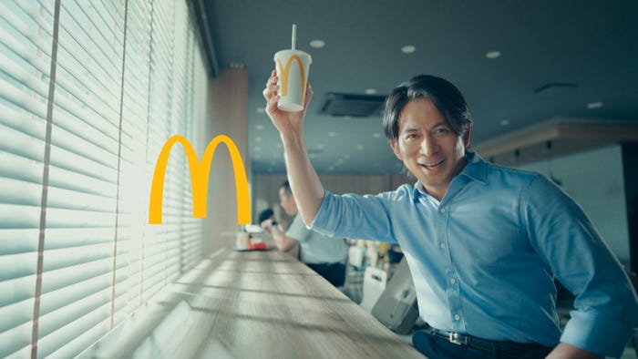 岡田准一/新TVCM「ここ天国かよ」篇より(提供写真)