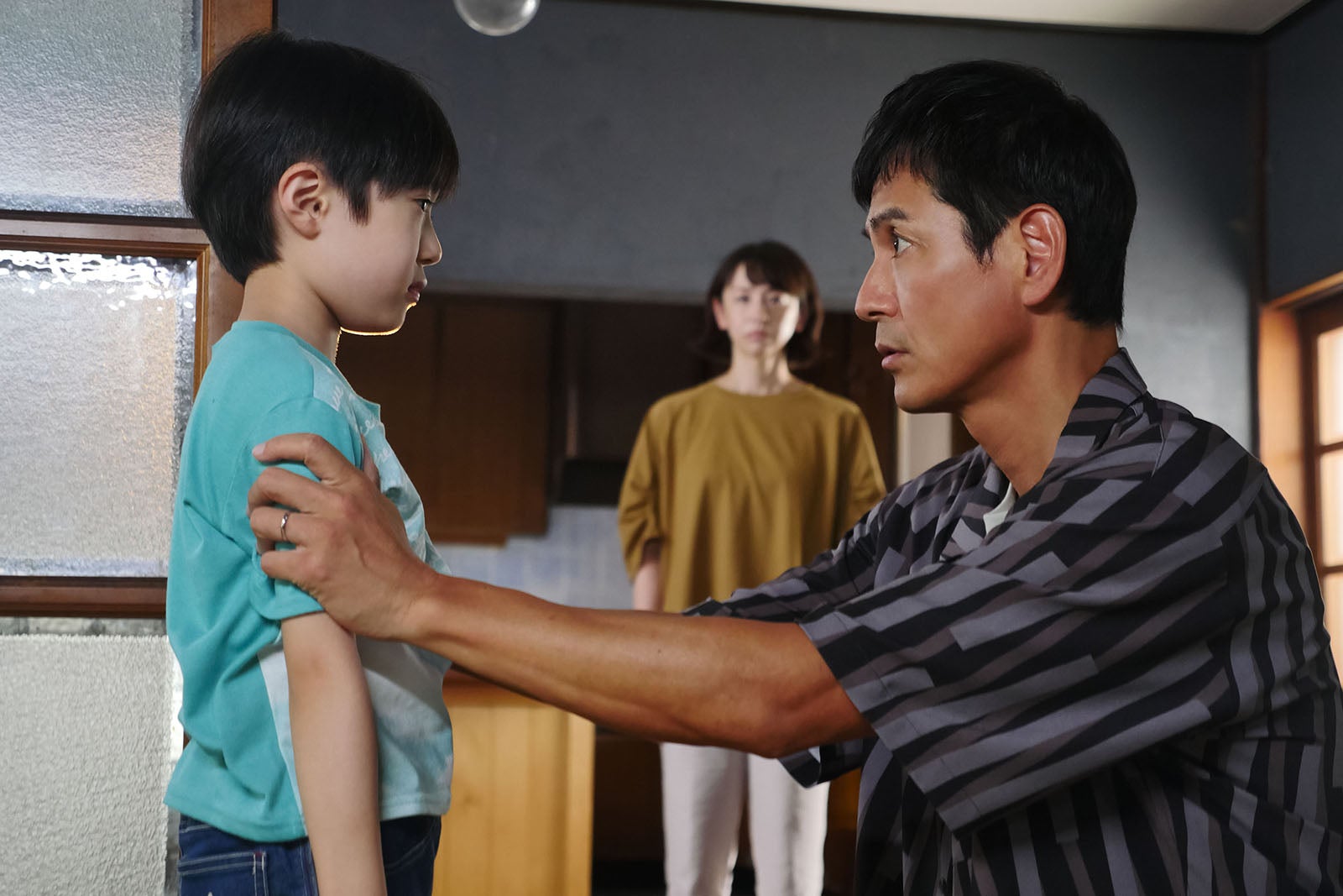 山田暖絆、沢村一樹（C）フジテレビ