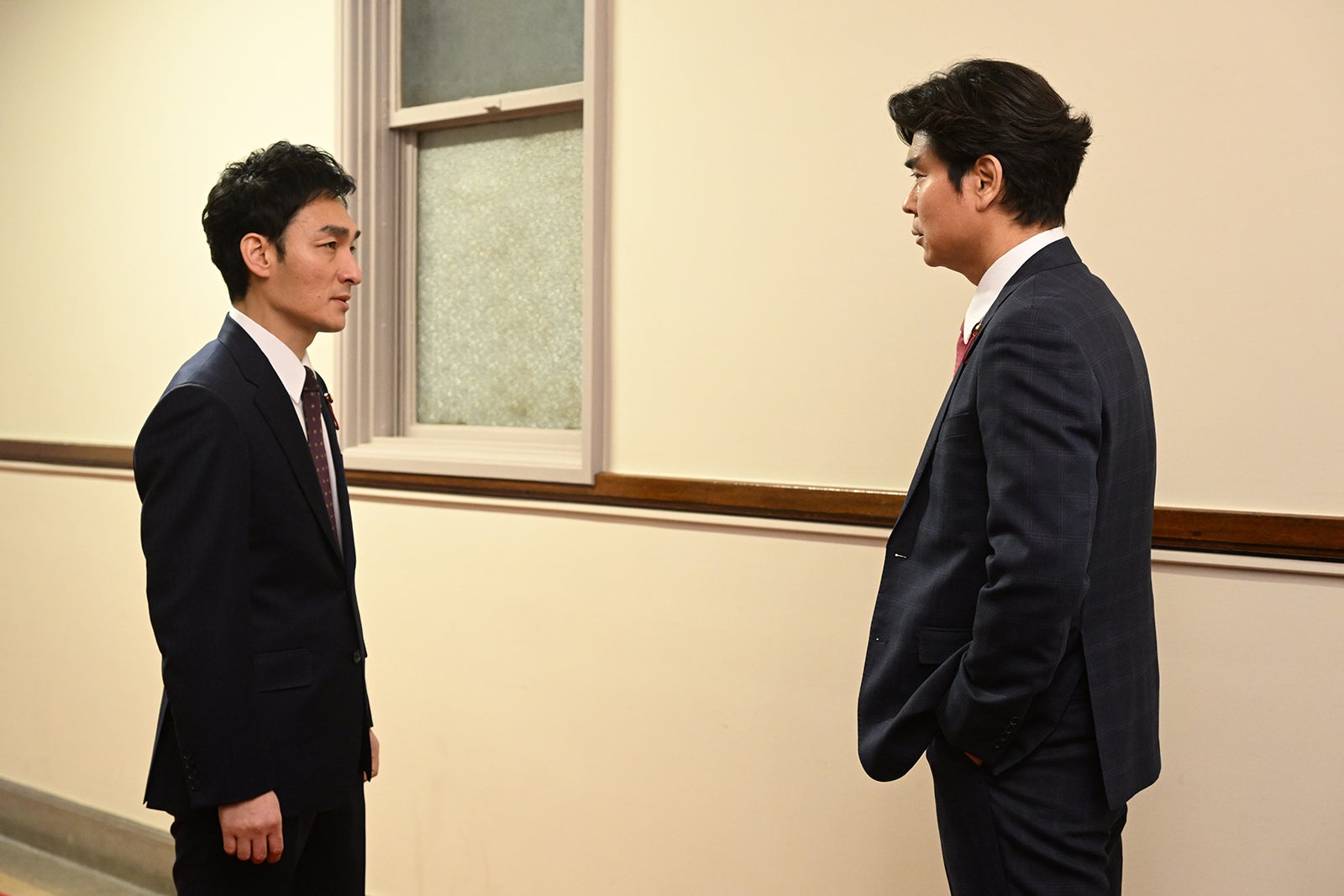 草なぎ剛、小澤征悦 「罠の戦争」第7話より（C）カンテレ