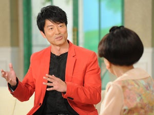 初代 相棒 薫ちゃん こと亀山薫役の寺脇康文が 徹子の部屋 に登場 モデルプレス 初代 相棒 薫ちゃん こと亀山薫役の寺脇康文が 徹子の部屋 に登場 モデルプレス