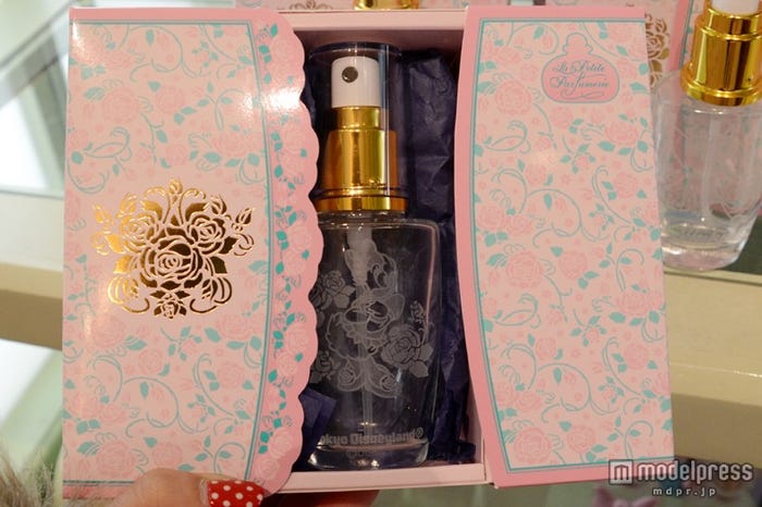 「ラ・プティート・パフュームリー」のパフュームボトル/「クリスタルアーツ」で名前を入れることもできる