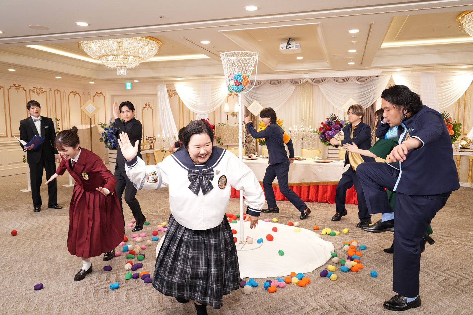 羽鳥慎一、小芝風花、松下洸平、やす子、高橋文哉、増田貴久、石川佳純、盛山晋太郎（C）日本テレビ