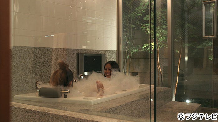 美月、みのり『TERRACE HOUSE BOYS & GIRLS IN THE CITY』5th WEEK(C)フジテレビ/イースト・エンタテインメント