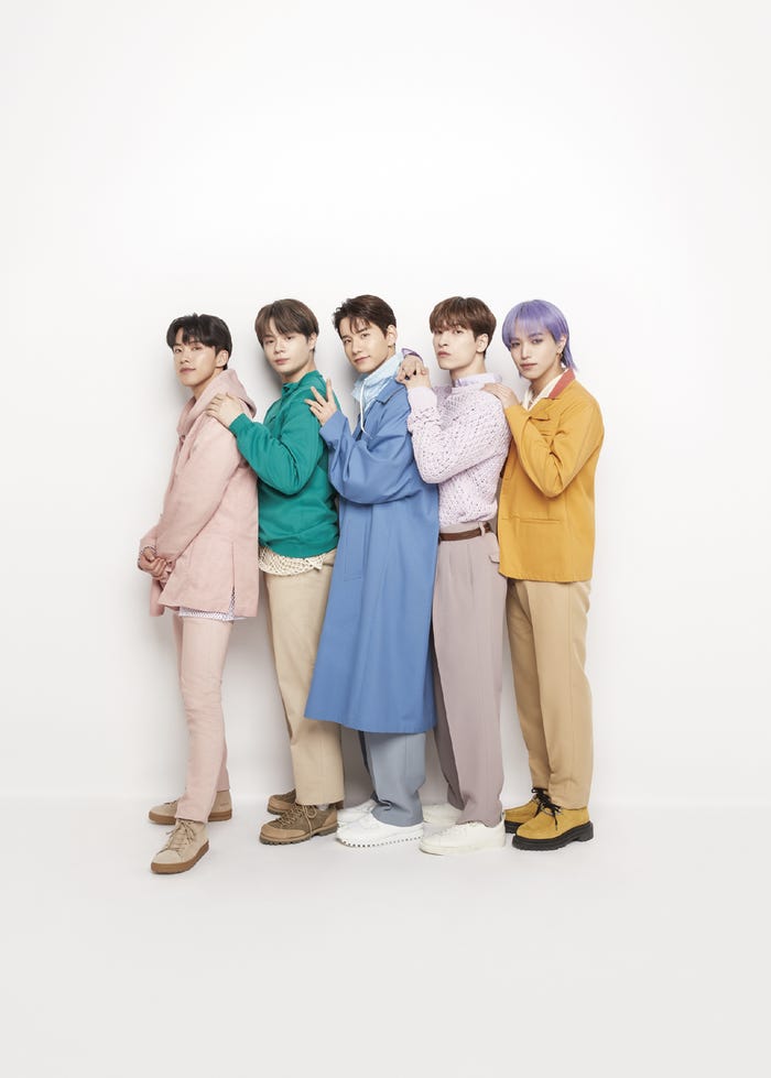 JO1(河野純喜、鶴房汐恩、佐藤景瑚、金城碧海、大平祥生)/撮影:新田桂一(ota office)