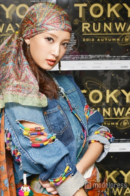 「東京ランウェイ2013 AUTUMN／WINTER」に登場した菜々緒