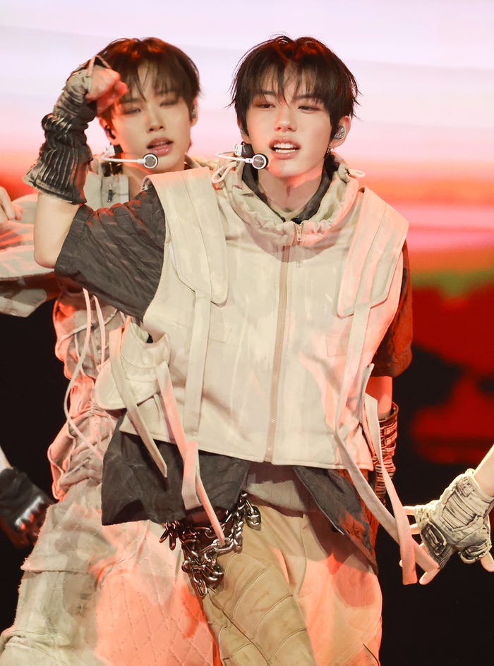 CLOSE YOUR EYES(C)HLL ALL RIGHT RESERVED