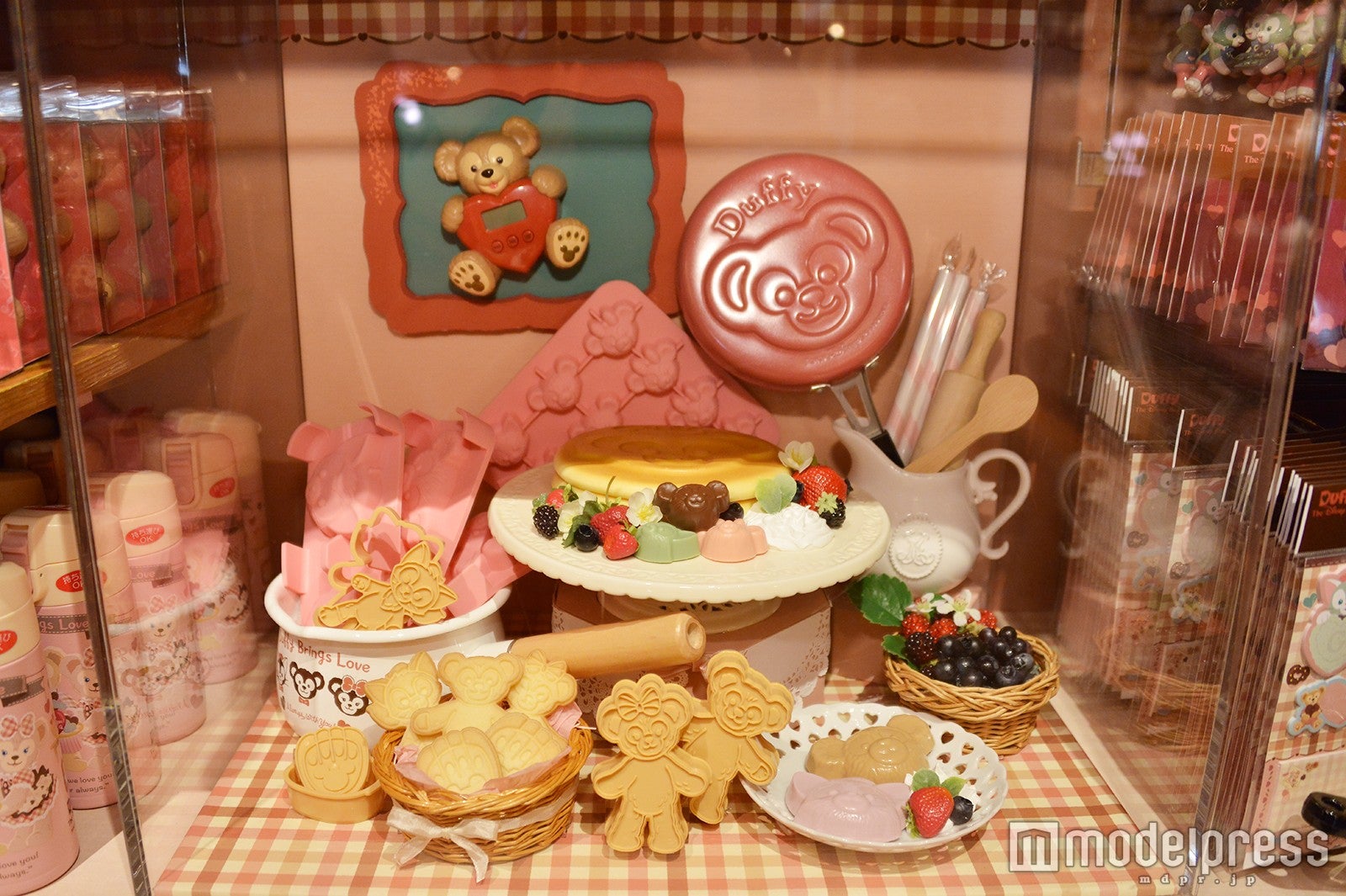 スペシャルグッズ（C）モデルプレス