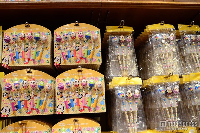 ボールペンセット¥2300、鉛筆&鉛筆削りセット¥1200/共通グッズ