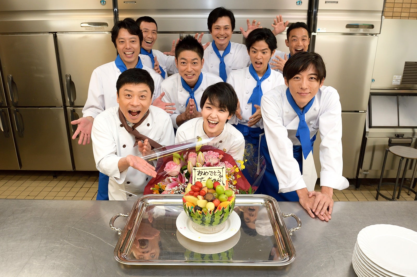 剛力彩芽（中央）／（画像提供：テレビ朝日）