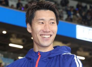 「釣りをするカマちゃん」W杯日本代表2戦士が船上で仲良し2ショット 「キングと一緒に」