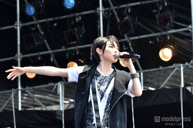 家入レオ、福士蒼汰主演「恋仲」主題歌を披露　全6曲30分のステージに熱狂