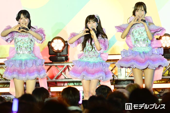 佐々木舞香、山本杏奈、諸橋沙夏/=LOVE(C)モデルプレス