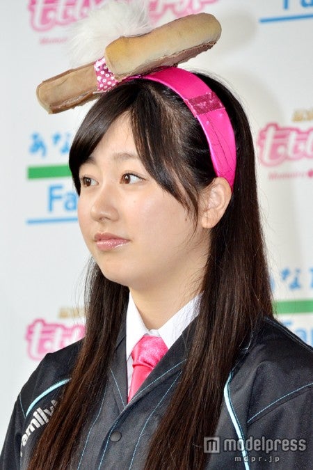 パンケーキのカチューシャで登場した佐々木彩夏