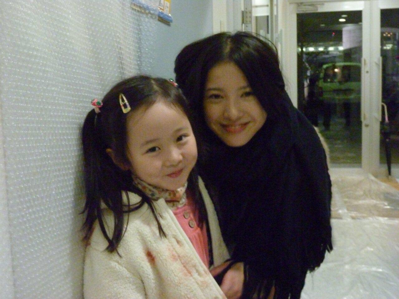 本田望結、吉高由里子との「GANTZ」オフショットが話題「懐かしすぎ」「可愛い」