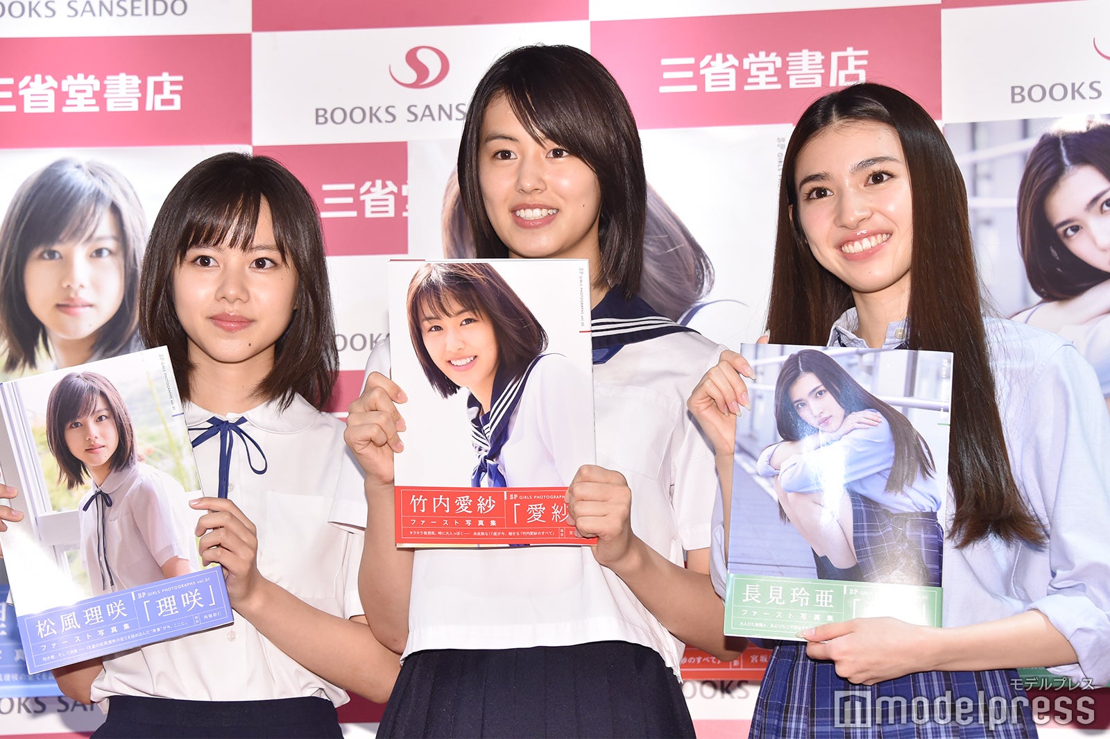 （左から）松風理咲、竹内愛紗、長見玲亜（C）モデルプレス