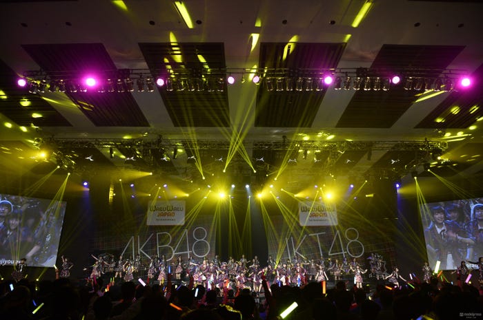 ステージの様子(C)AKS/(C)JKT48 Project