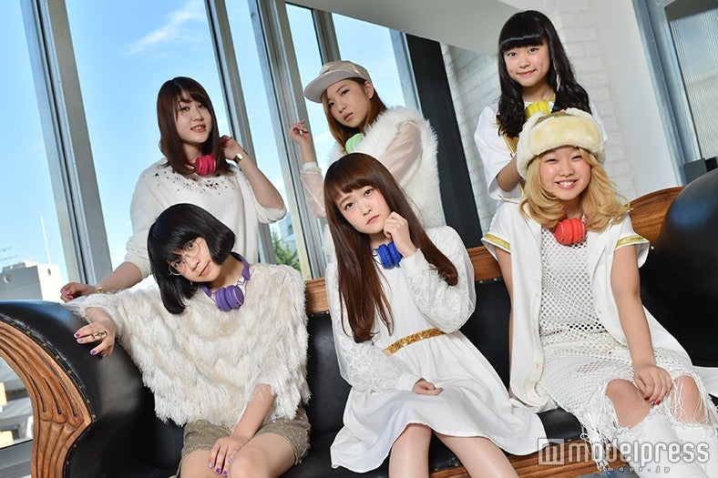 Little Glee Monster（左上から）かれん、MAYU、アサヒ（左下から）manaka、芹奈、麻珠／（C）モデルプレス