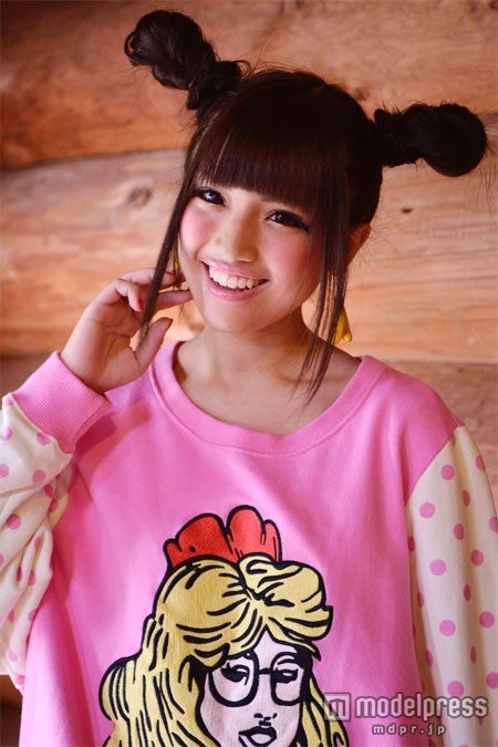 17歳“アイドルJK”が人気雑誌で専属デビュー