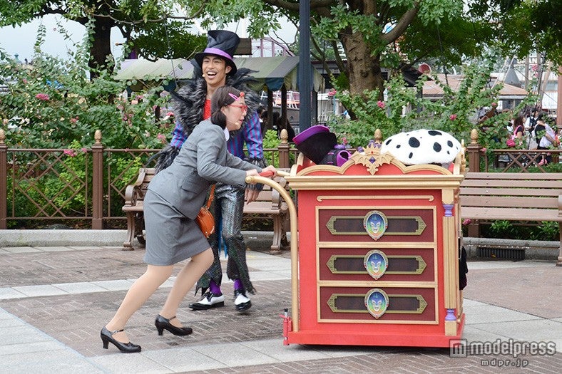 ミスターVと助手のミス・キャスター