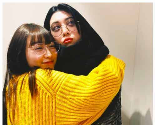 岡本夏美、三吉彩花と密着ハグ「女神が2人」「最高ショット」と反響