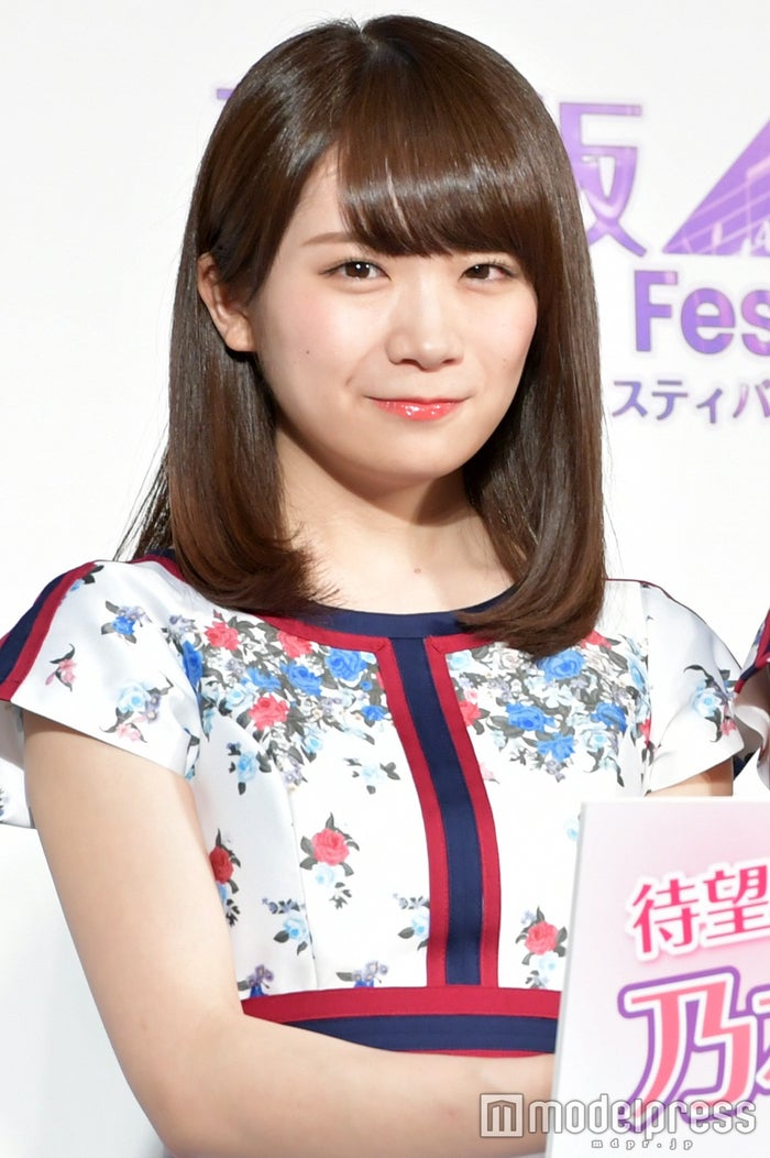 乃木坂46秋元真夏 人生で1番短い cmカットの新ヘアを初お披露目 可愛すぎ 大人っぽい と絶賛の嵐 モデルプレス