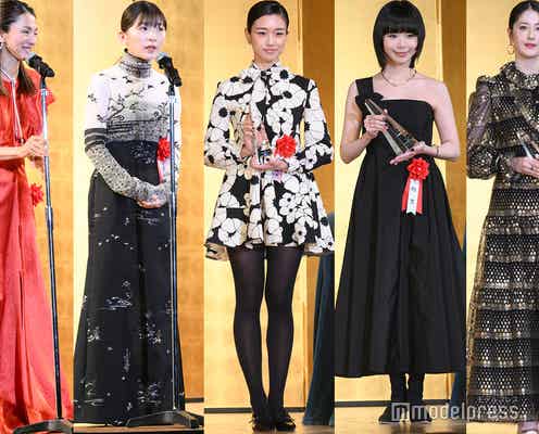 趣里、美デコルテ大胆披露 河合優実&松本若菜も華やかドレス姿で登場【2025年エランドール賞】