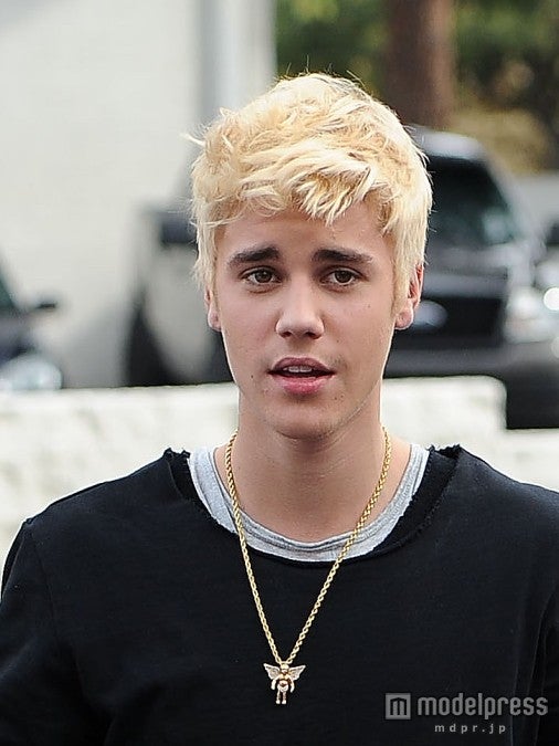 金髪のジャスティン・ビーバー。WENN.com／Zeta Image