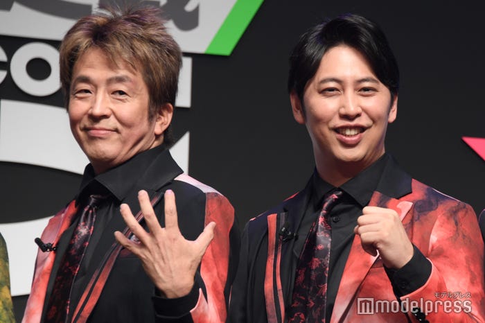 堀内健、屋敷裕政(C)モデルプレス