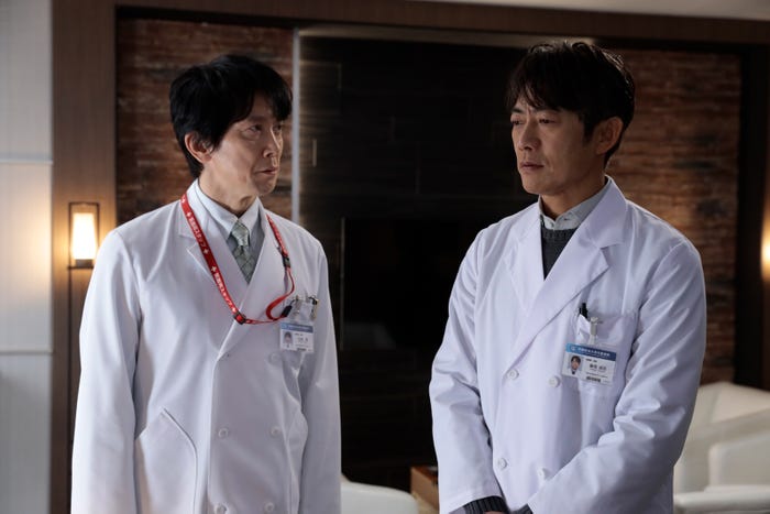佐々木蔵之介、反町隆史「グレイトギフト」第2話より(C)テレビ朝日