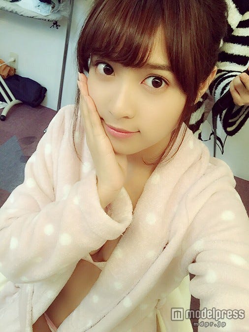 松本愛/初のグラビア撮影オフショット(画像提供:所属事務所)