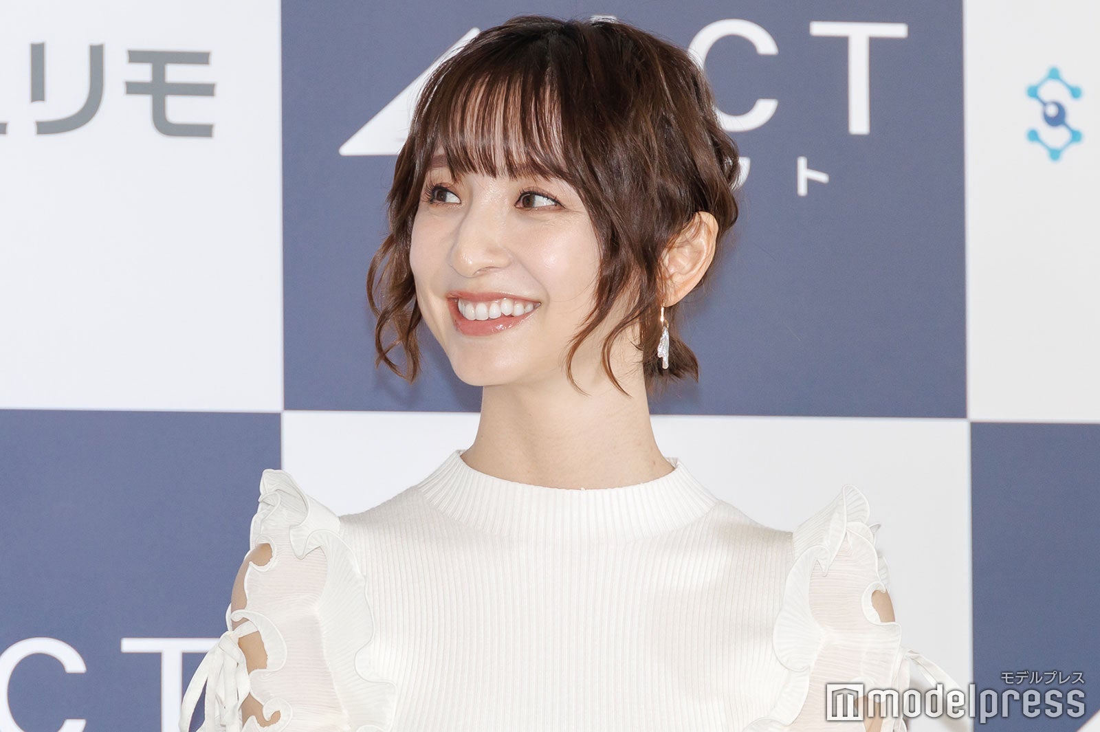 篠田麻里子（C）モデルプレス