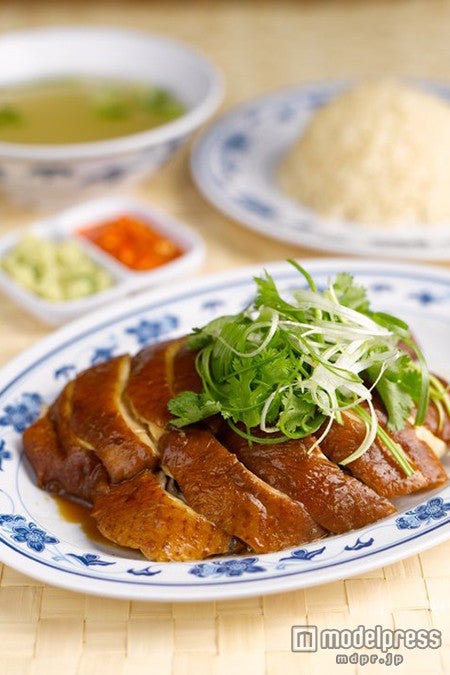 ダークソイソース、チリソース、おろし生姜を合わせたソース風味／画像提供：威南記海南鶏飯