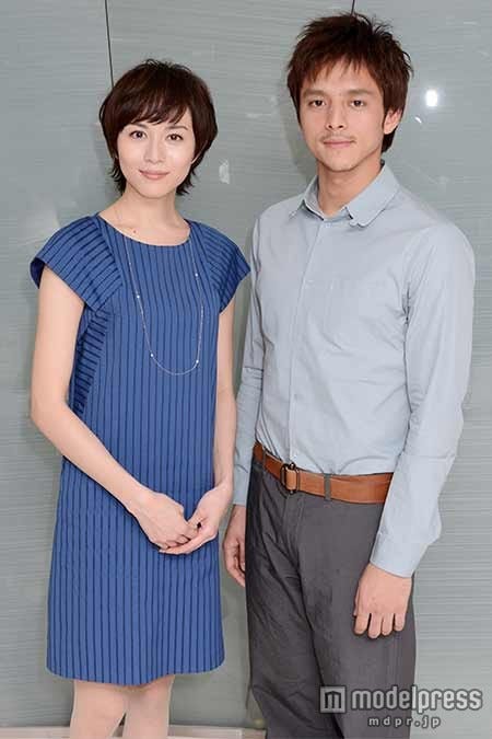 (左から)比嘉愛未、満島真之介